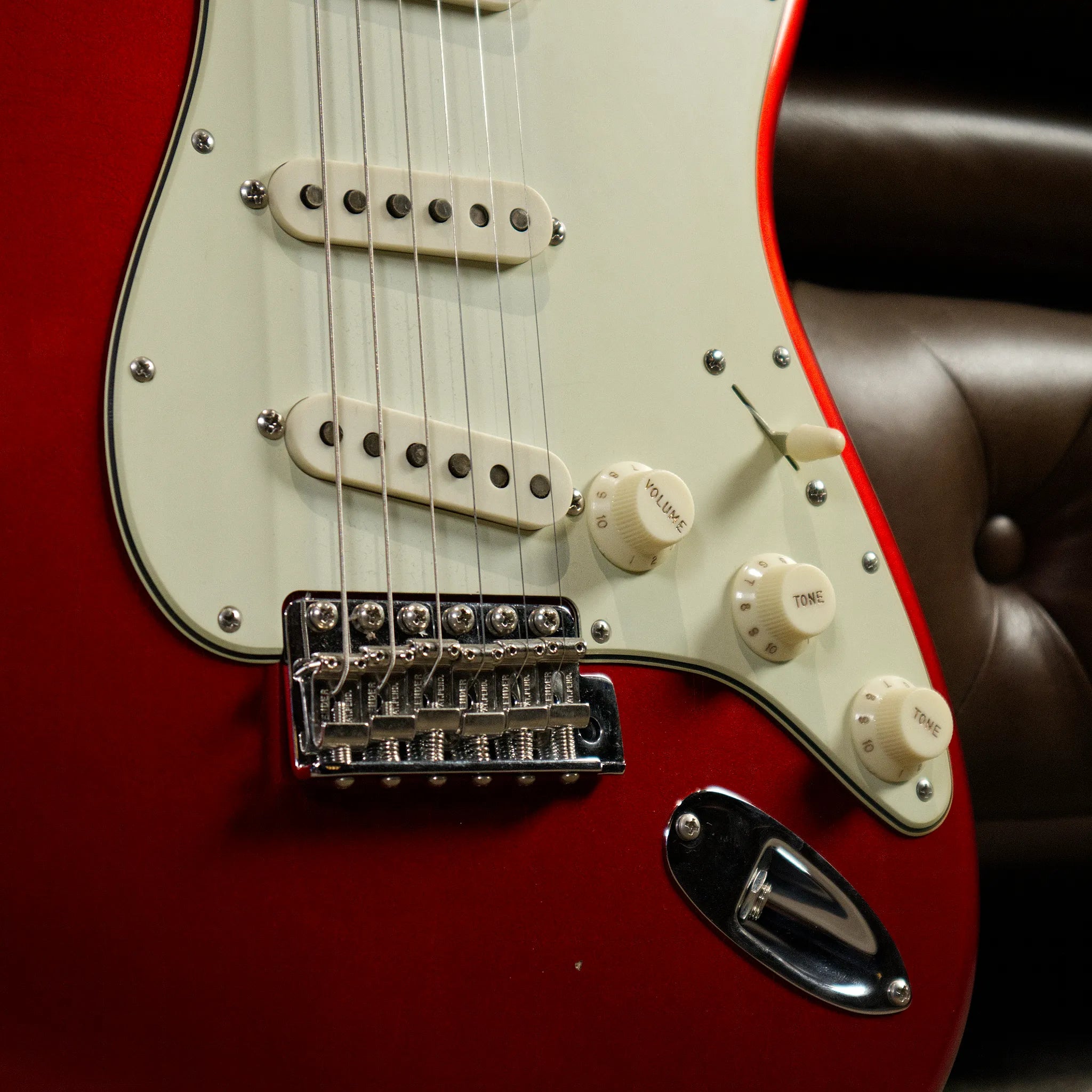 Fender Custom Shop Limited Edition '64/'65 Stratocaster Journeyman Relic w/ Closet Classic Hardware (Faded Aged Candy Apple Red)