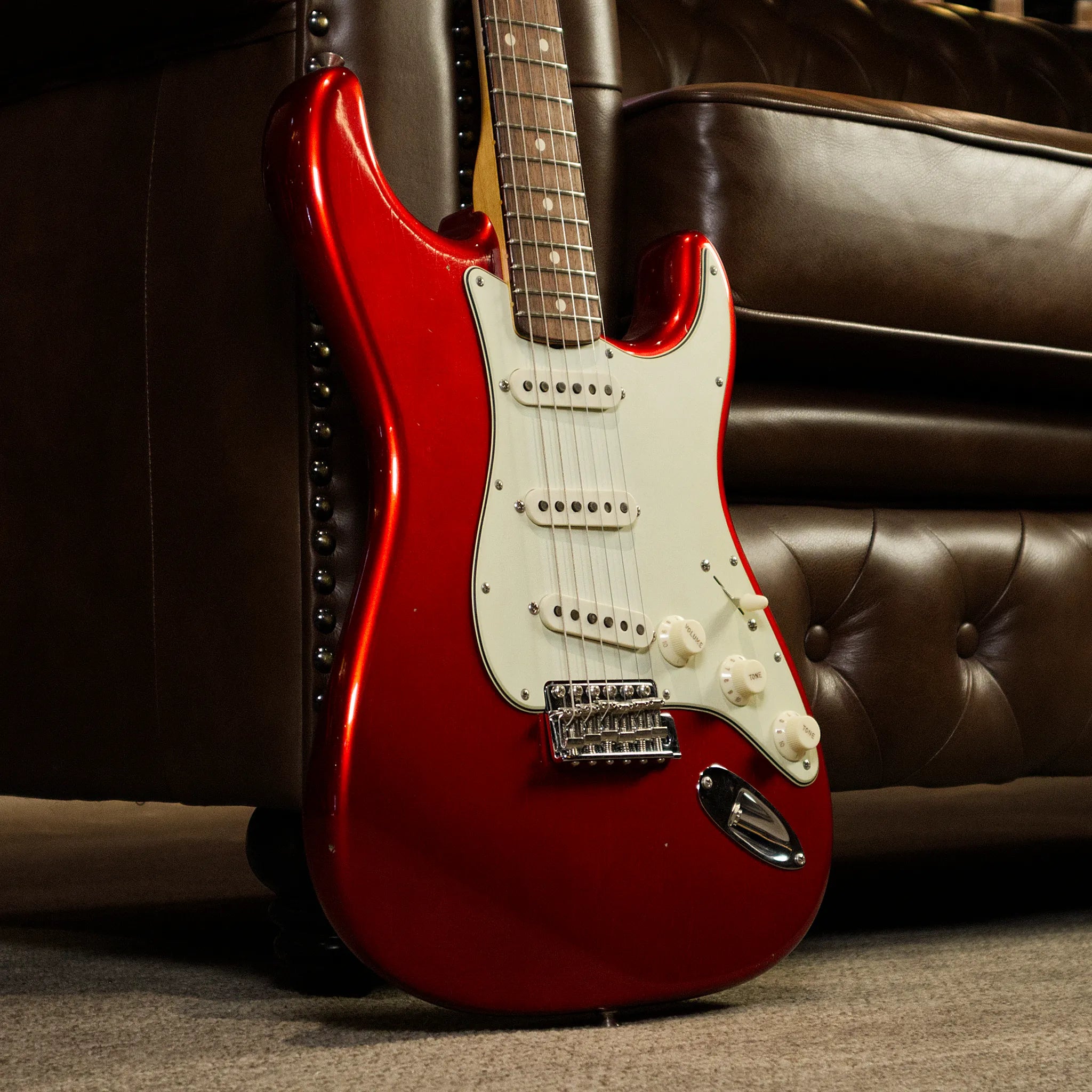 Fender Custom Shop Limited Edition '64/'65 Stratocaster Journeyman Relic w/ Closet Classic Hardware (Faded Aged Candy Apple Red)