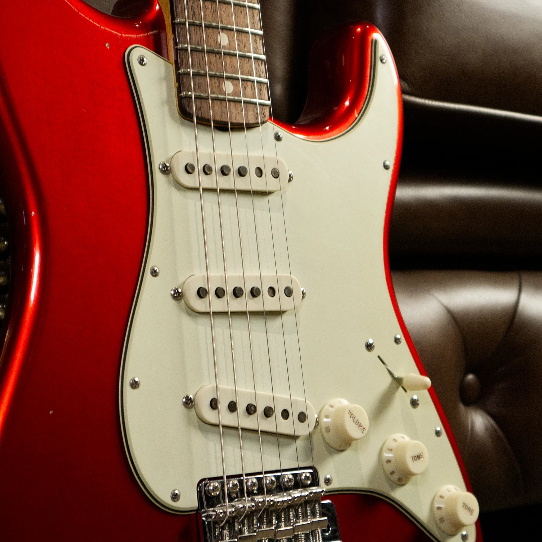 Fender Custom Shop Limited Edition '64/'65 Stratocaster Journeyman Relic w/ Closet Classic Hardware (Faded Aged Candy Apple Red)