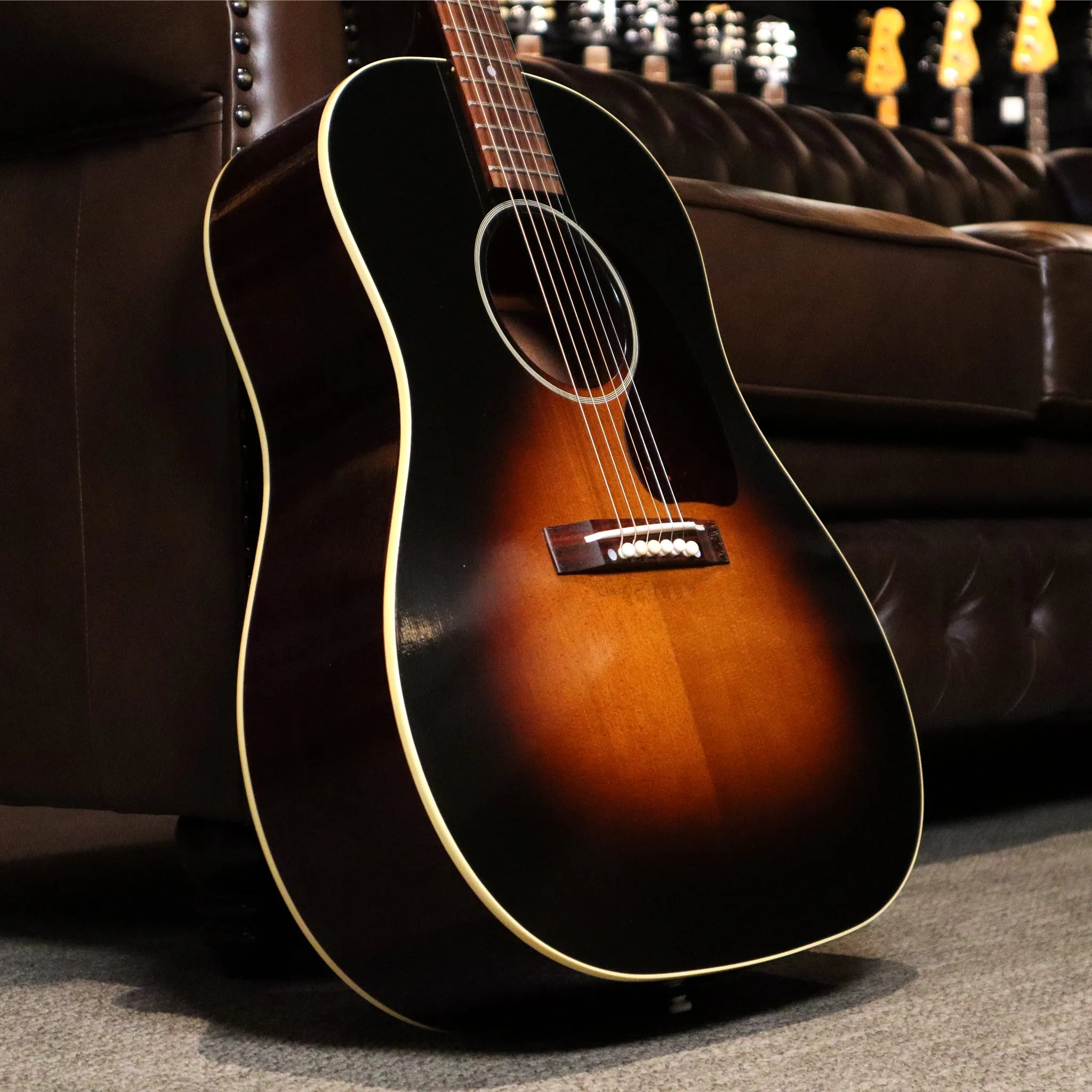 Gibson Custom Shop 1942 Banner J-45 (Vintage Sunburst) Side