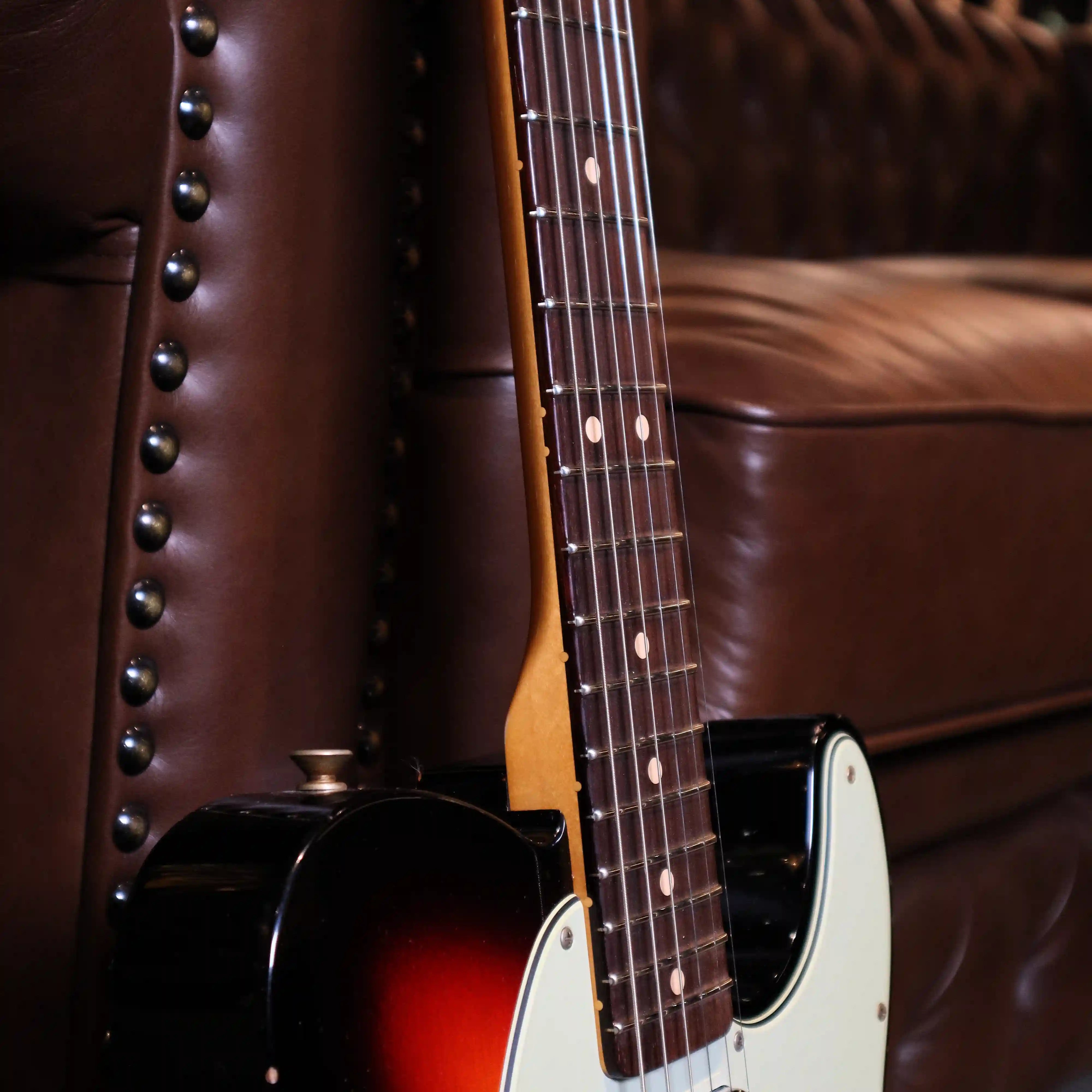 Fender Custom Shop Limited Edition 1963 Telecaster Relic (3-Colour Sunburst) Fretboard View