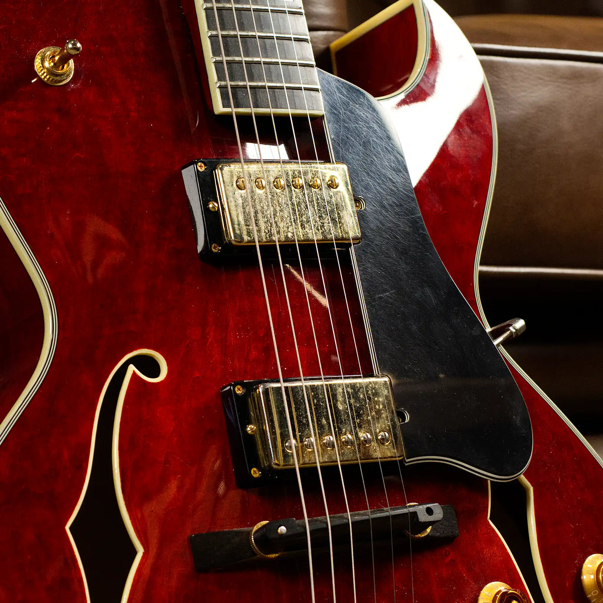 Pre-Owned Eastman AR372CE Archtop Florentine Cutaway (Classic Cherry)
