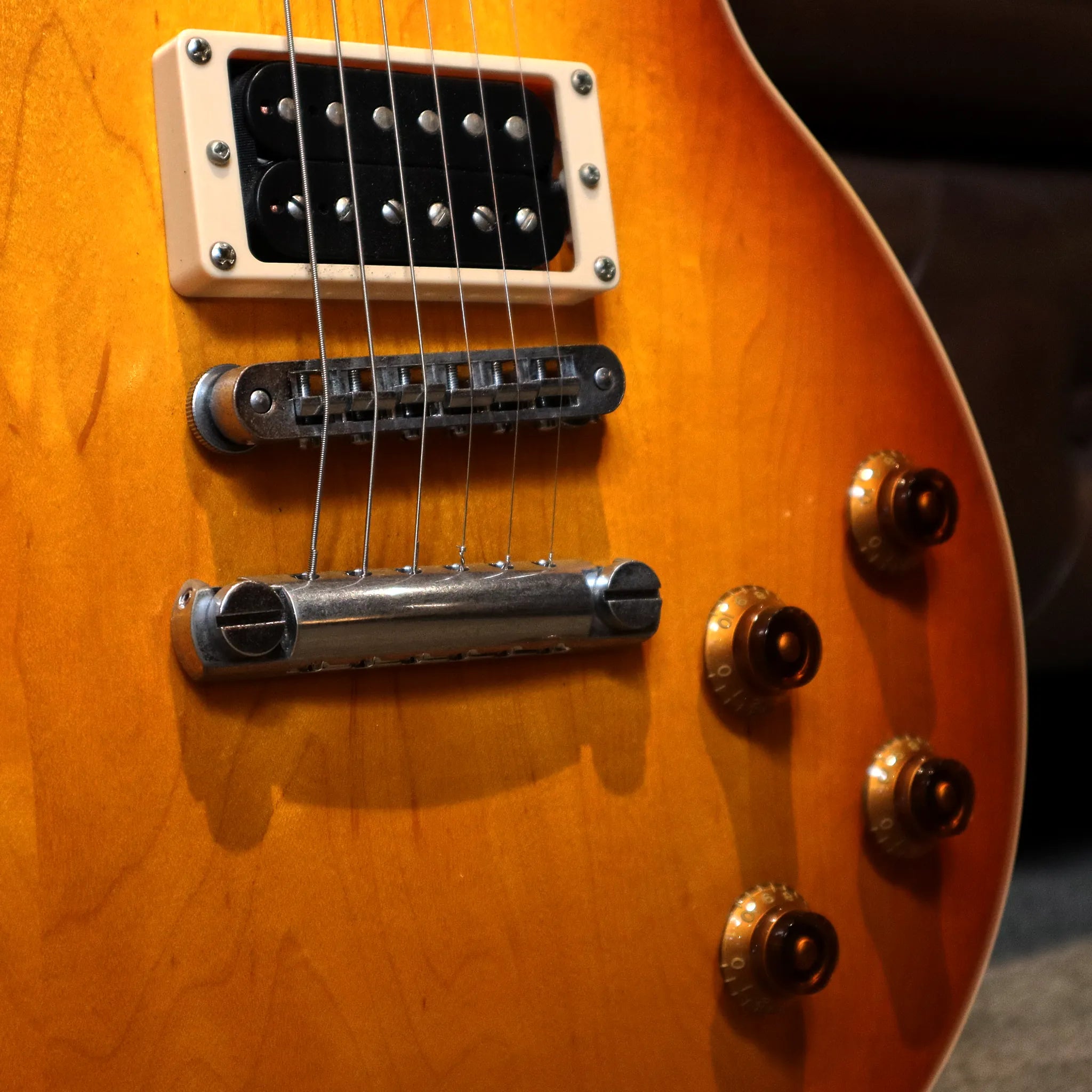 Pre-Owned Gibson Custom Shop "Inspired By" Slash '87 Les Paul Standard (Faded Heritage Cherry)