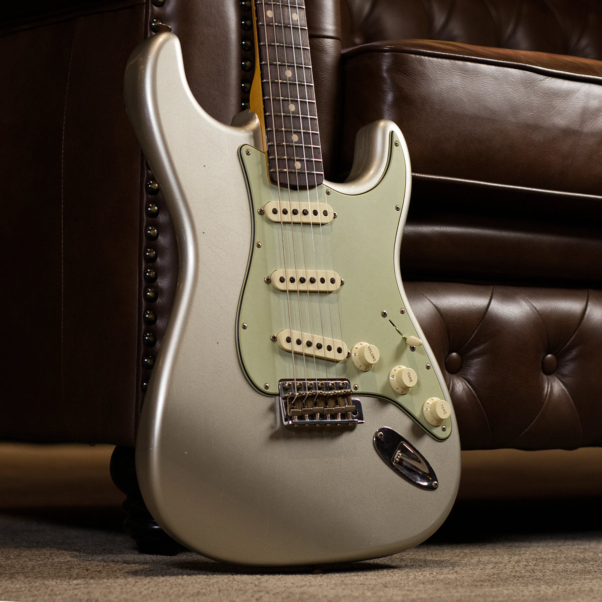 Fender Custom Shop 1960 Stratocaster Journeyman Relic (Faded Aged Inca Silver)