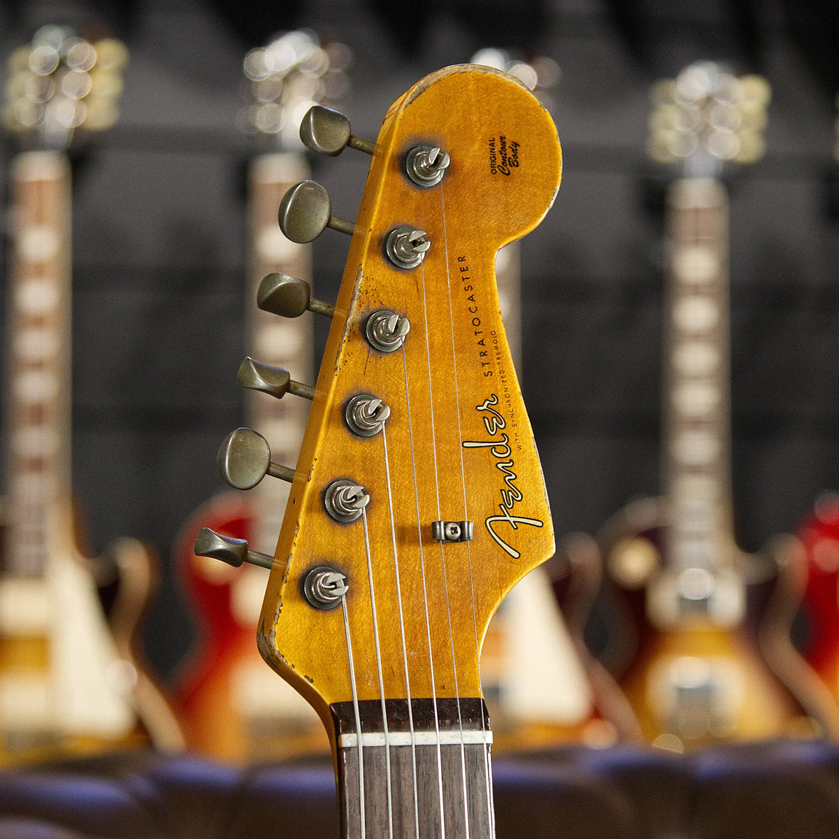 Fender Custom Shop 1961 Stratocaster Super Heavy Relic (Gold Sparkle over 3-Colour Sunburst)