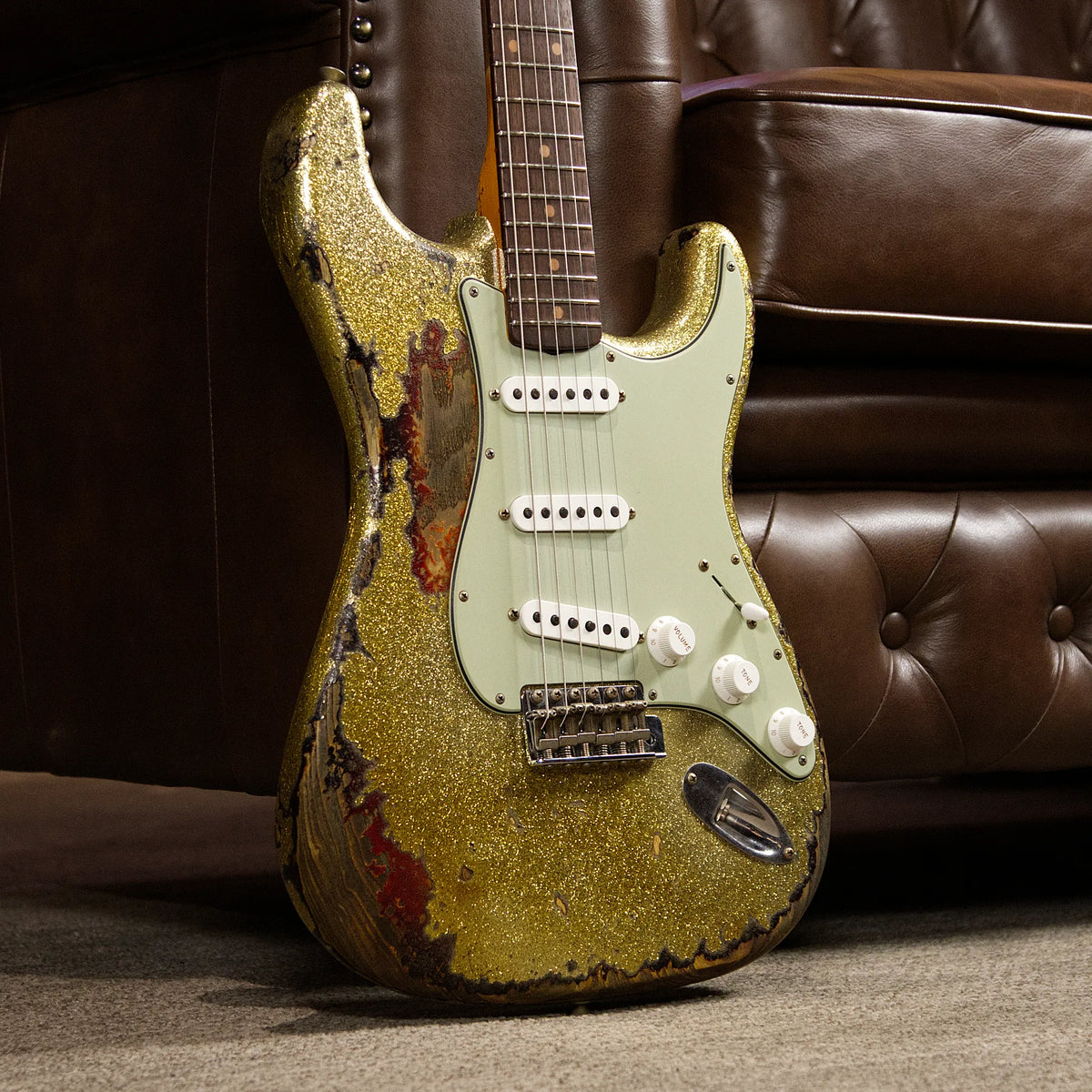 Fender Custom Shop 1961 Stratocaster Super Heavy Relic (Gold Sparkle over 3-Colour Sunburst)