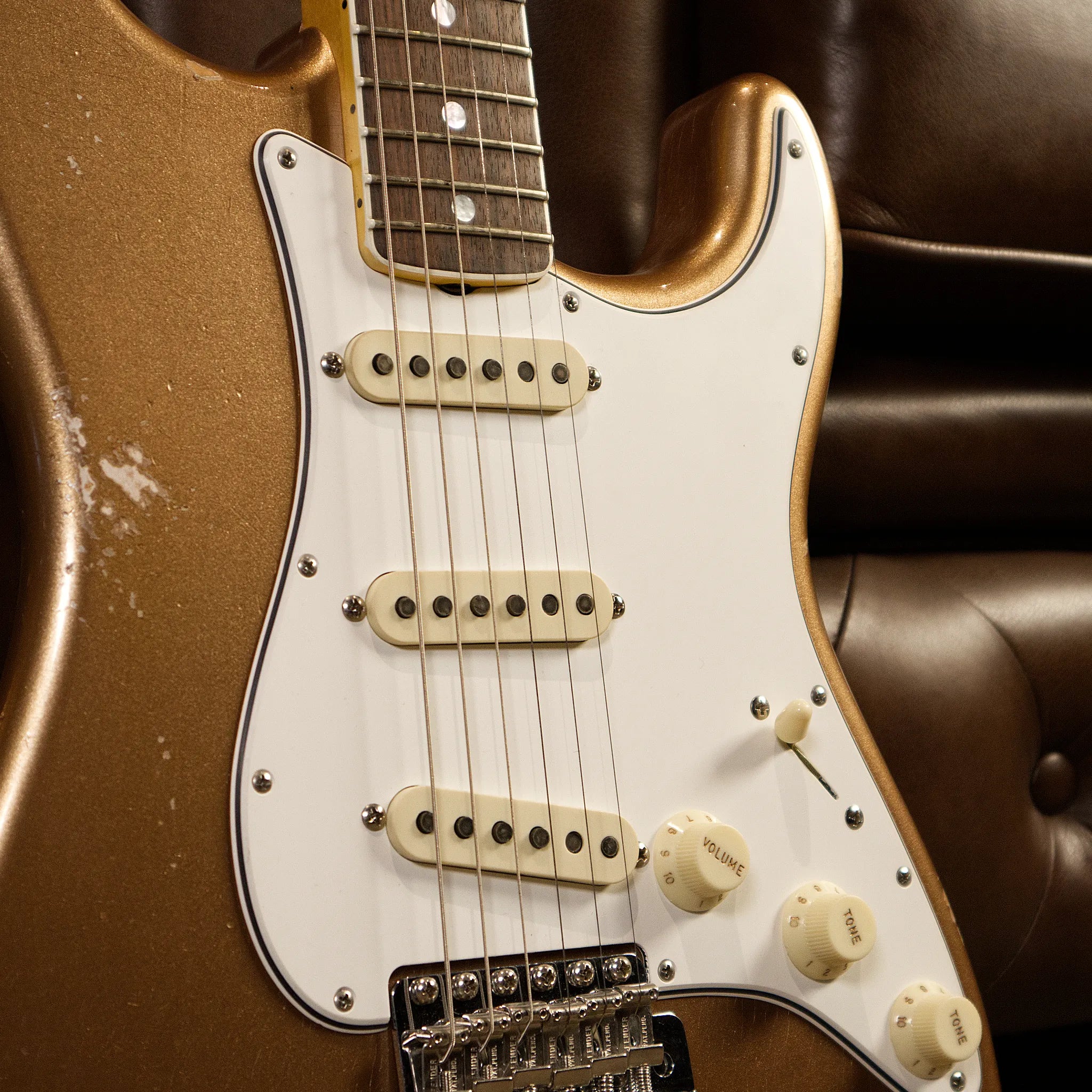 Fender Custom Shop 1967 Stratocaster Relic w/ Closet Classic Hardware (Aged Firemist Gold)