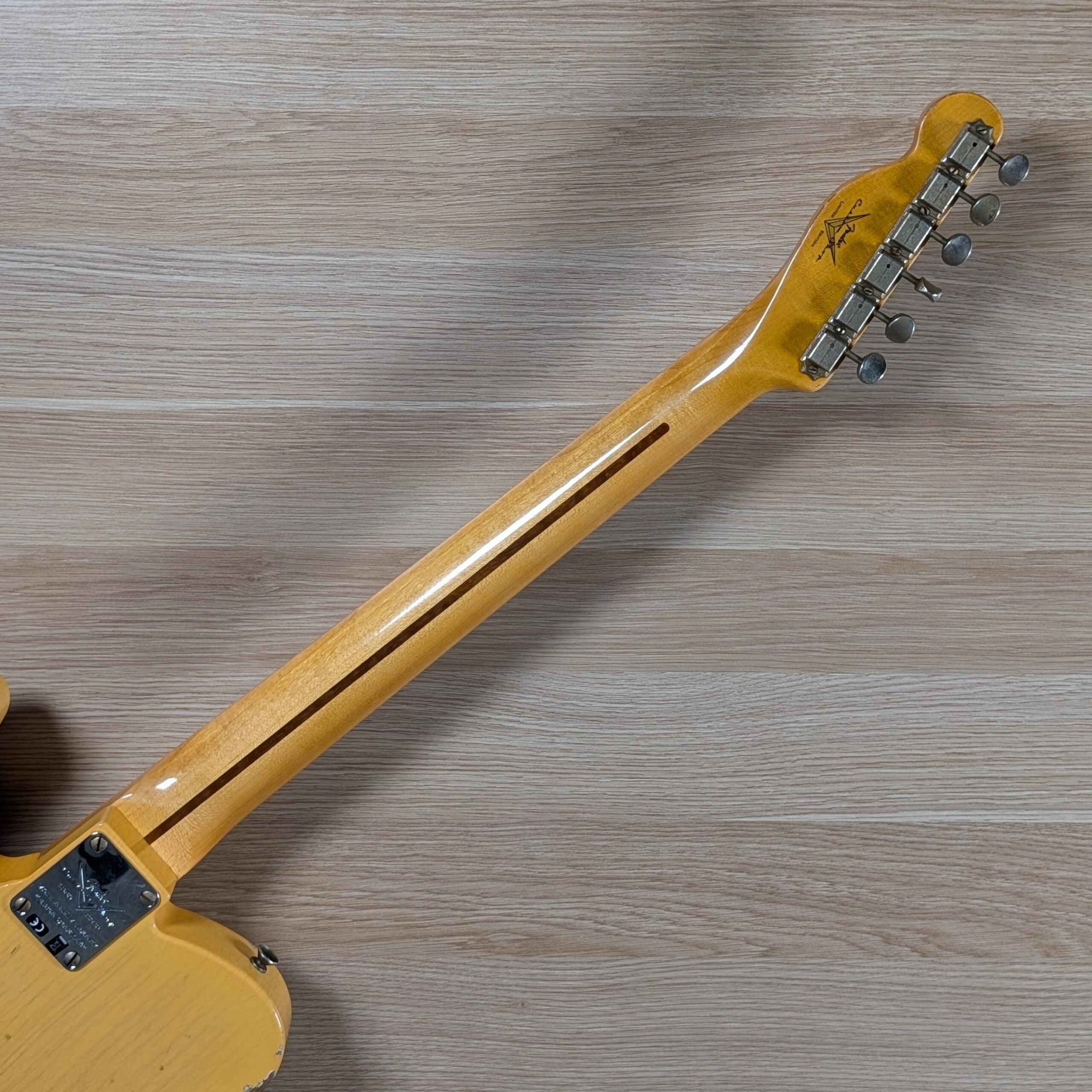 Fender Custom Shop Broadcaster ; Fender Custom Shop 70th Anniversary Limited Edition Broadcaster Relic (Aged Nocaster Blonde) ; Fender Custom Shop 70th Anniversary Limited Edition Broadcaster Relic (Aged Nocaster Blonde) ; Fender Custom Shop 70th Anniversary Limited Edition Broadcaster Relic (Aged Nocaster Blonde) ; Fender Custom Shop 70th Anniversary Limited Edition Broadcaster Relic (Aged Nocaster Blonde) ; Fender Custom Shop 70th Anniversary Limited Edition Broadcaster Relic (Aged Nocaster Blonde)