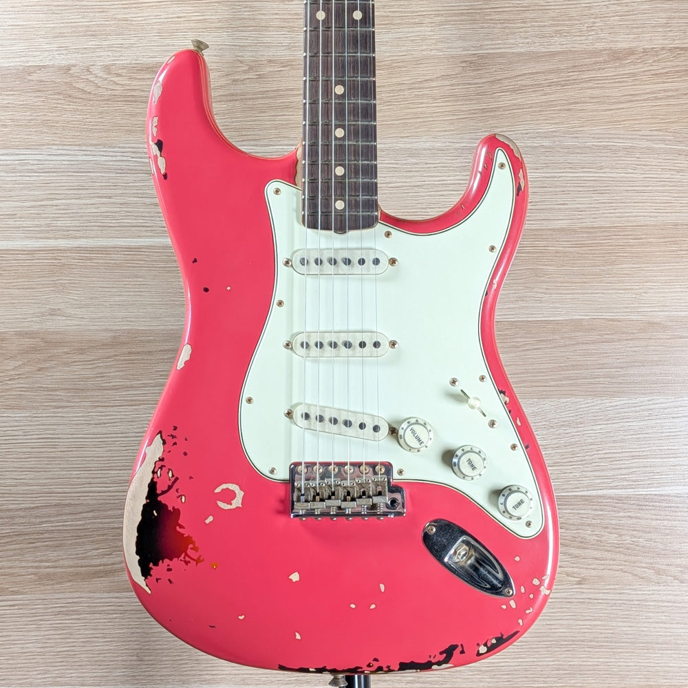 Fender Custom Shop Michael Landau 1963 Stratocaster Relic ; Fender Custom Shop Michael Landau 1963 Stratocaster Relic (Fiesta Red over 3-Colour Sunburst) ; Fender Custom Shop Michael Landau 1963 Stratocaster Relic (Fiesta Red over 3-Colour Sunburst) ; Fender Custom Shop Michael Landau 1963 Stratocaster Relic (Fiesta Red over 3-Colour Sunburst)