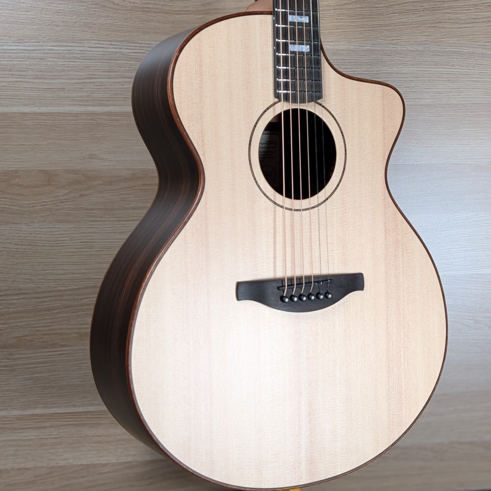 Fenech VTPR GAC Grand Auditorium ; Fenech VTPR GAC Grand Auditorium Cutaway Acoustic Guitar ; Fenech VTPR GAC Grand Auditorium Cutaway Acoustic Guitar ; Fenech VTPR GAC Grand Auditorium Cutaway Acoustic Guitar ; Fenech VTPR GAC Grand Auditorium Cutaway Acoustic Guitar