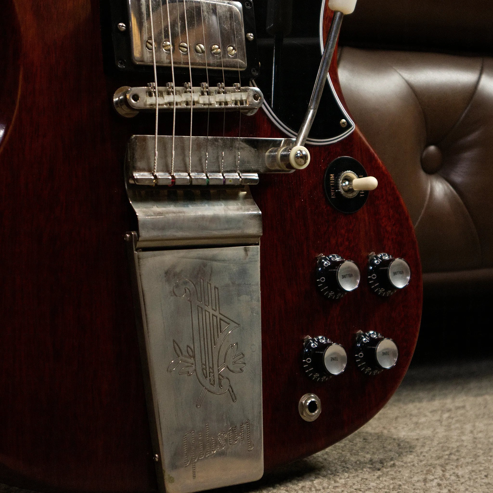 Gibson Custom Shop 1964 SG Standard Reissue Maestro Vibrola VOS (Cherry Red)