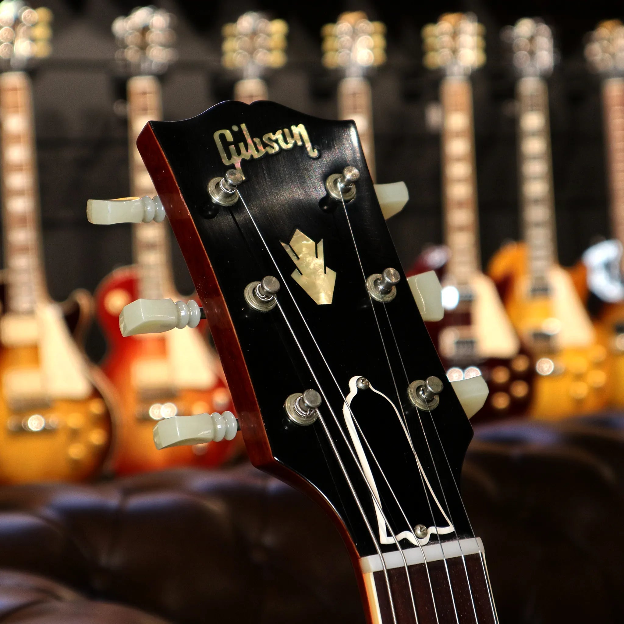 Gibson Custom Shop 1964 SG Standard Reissue Maestro Vibrola VOS (Cherry Red) Headstock Front