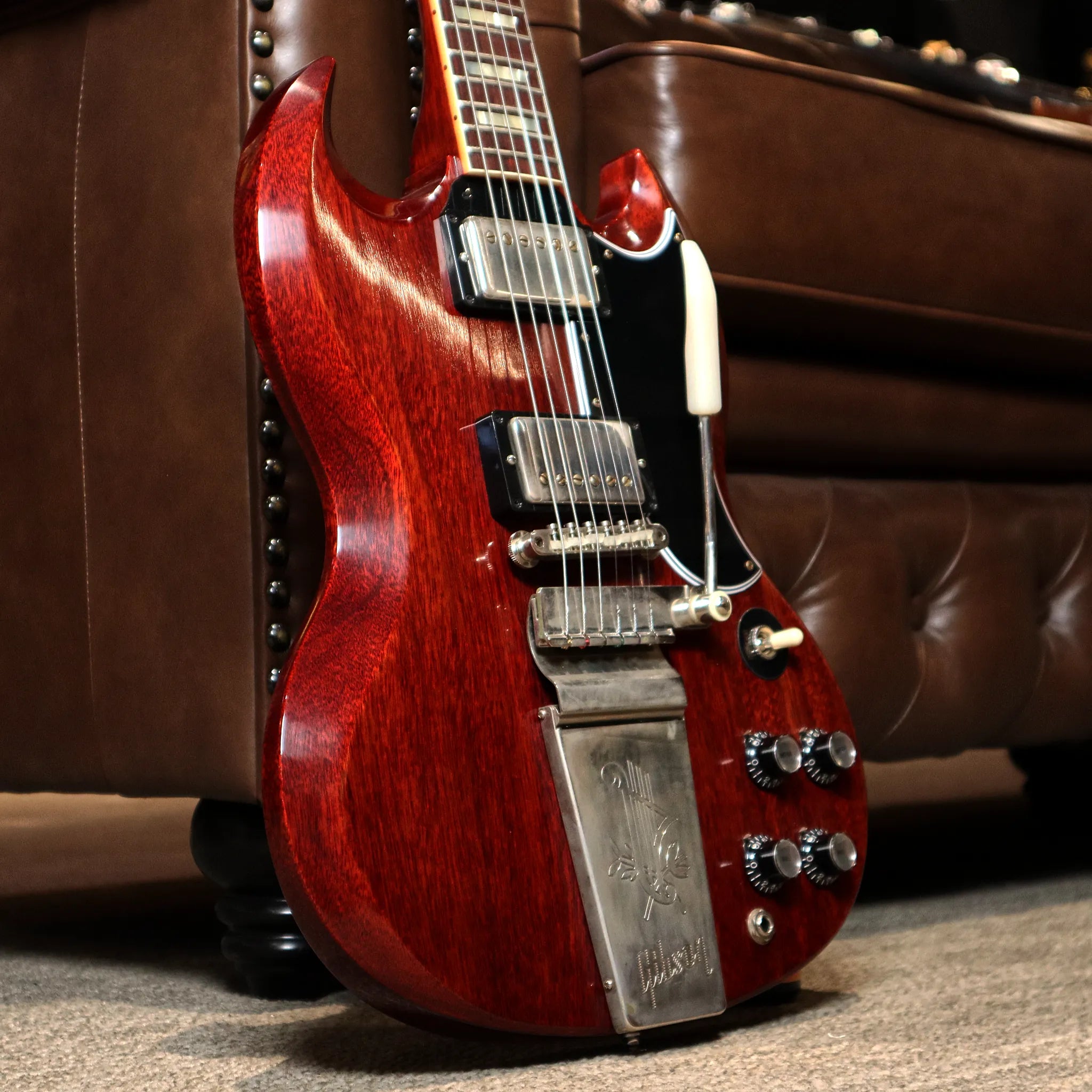 Gibson Custom Shop 1964 SG Standard Reissue Maestro Vibrola VOS (Cherry Red) Side View