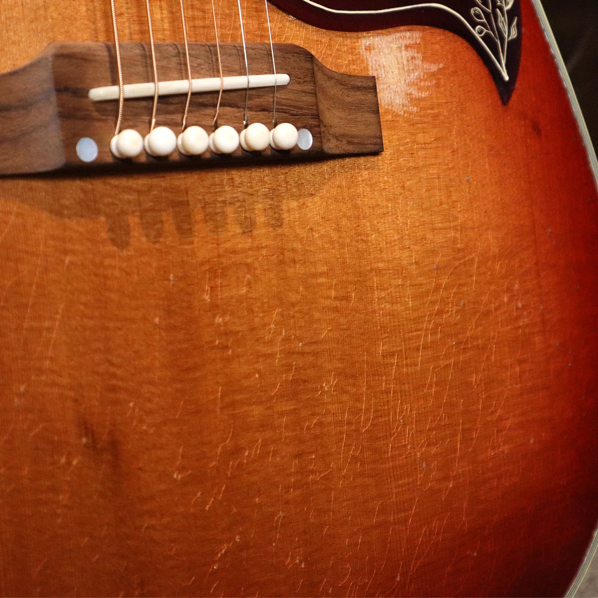 Gibson Custom Shop Murphy Lab 1960 Hummingbird Heavy Aged (Washed Cherry Sunburst) Belly
