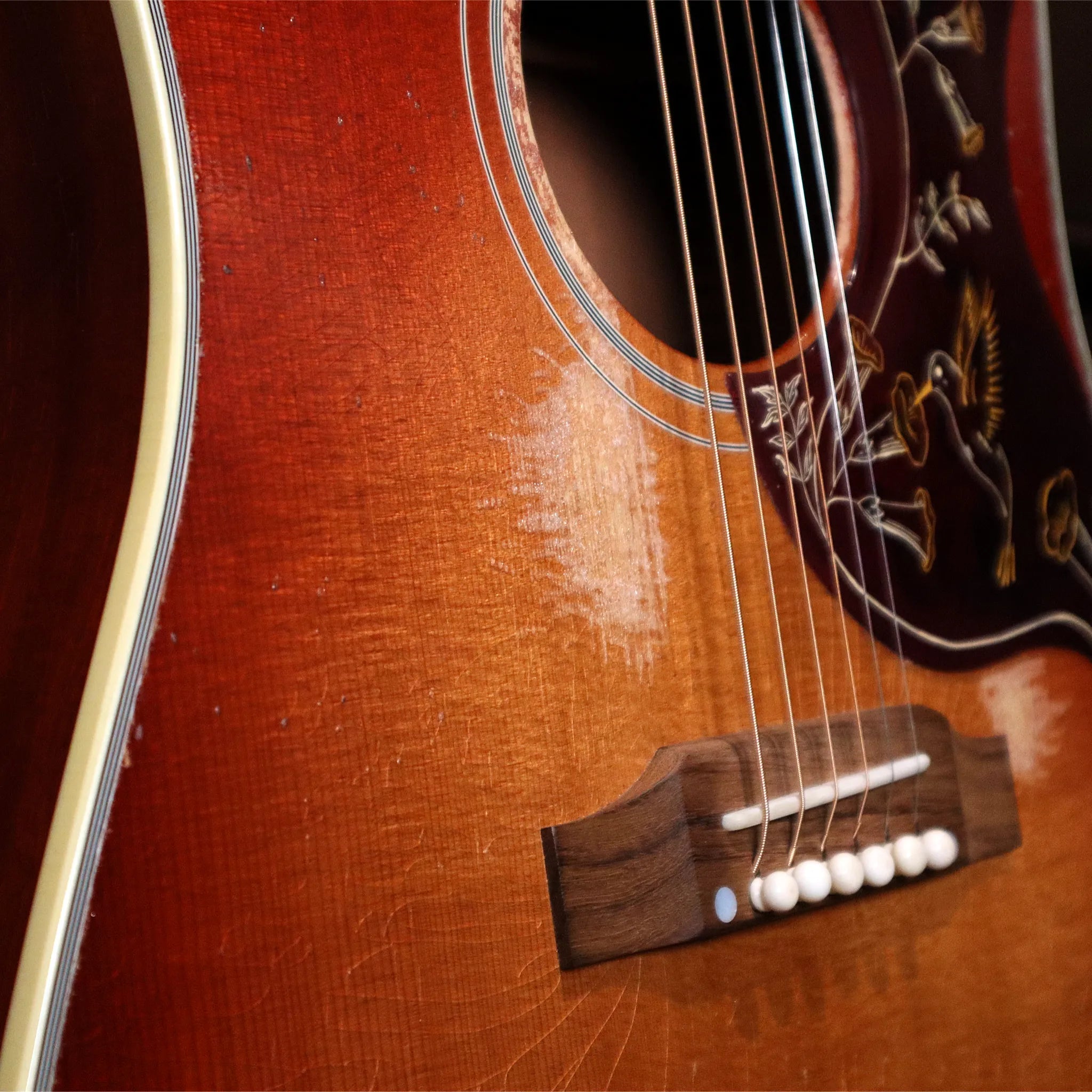Gibson Custom Shop Murphy Lab 1960 Hummingbird Heavy Aged (Washed Cherry Sunburst) Closeup