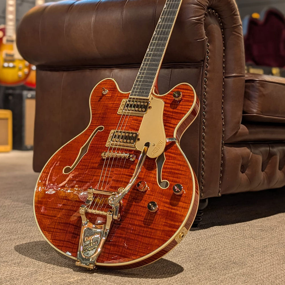 Gretsch Broadkaster LX Figured ; Gretsch Broadkaster LX Centre Block with Bigsby Bourbon Stain Full View ; Gretsch Broadkaster LX Centre Block with Bigsby Bourbon Stain Body View ; Gretsch Broadkaster LX Figured Center Block w/ Bigsby (Bourbon Stain) ; Gretsch Broadkaster LX Centre Block with Bigsby Bourbon Stain Back View