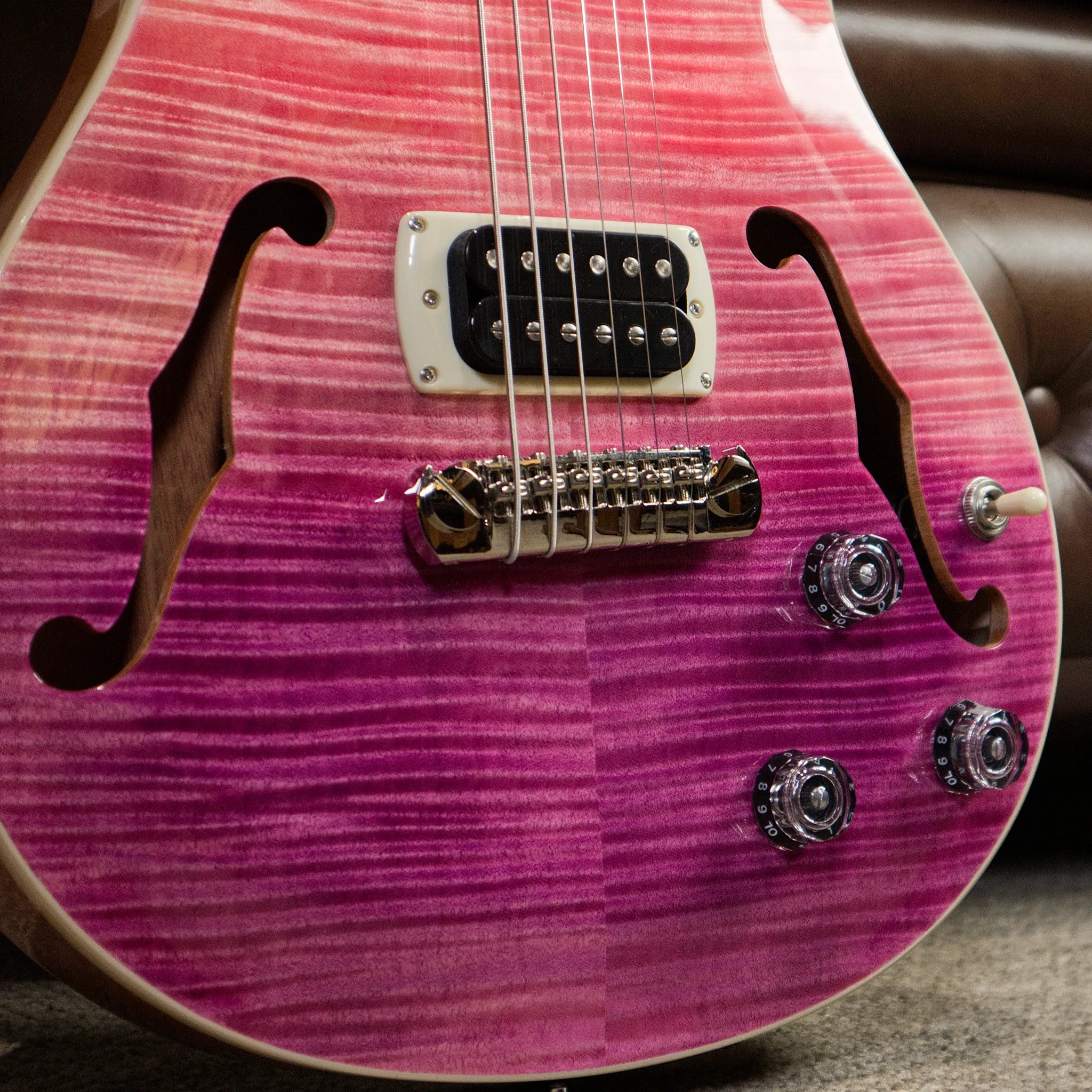 PRS SE Ed Sheeran Hollowbody I Piezo Baritone (Pink Ombre)