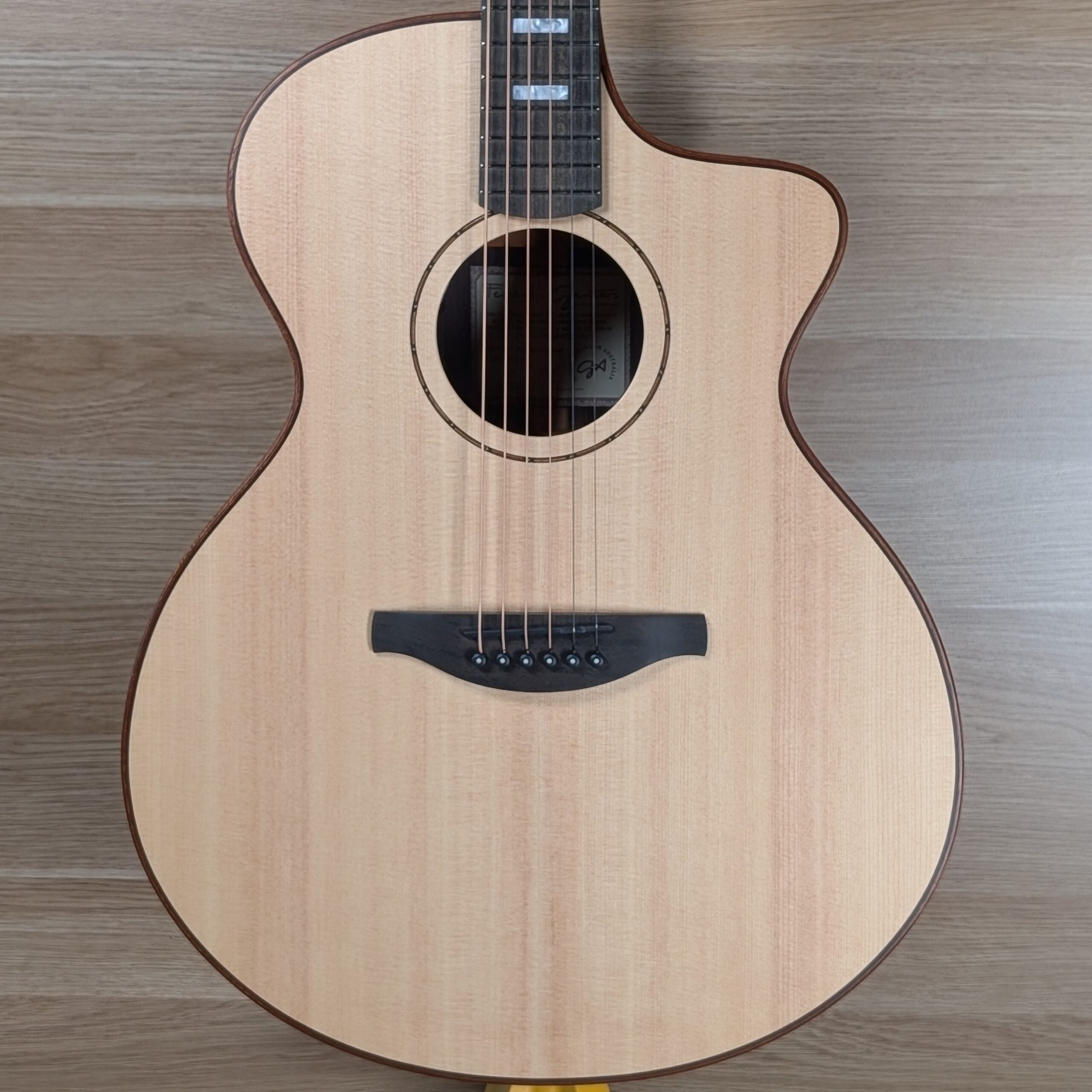 Fenech VTPR GAC Grand Auditorium ; Fenech VTPR GAC Grand Auditorium Cutaway Acoustic Guitar ; Fenech VTPR GAC Grand Auditorium Cutaway Acoustic Guitar ; Fenech VTPR GAC Grand Auditorium Cutaway Acoustic Guitar ; Fenech VTPR GAC Grand Auditorium Cutaway Acoustic Guitar