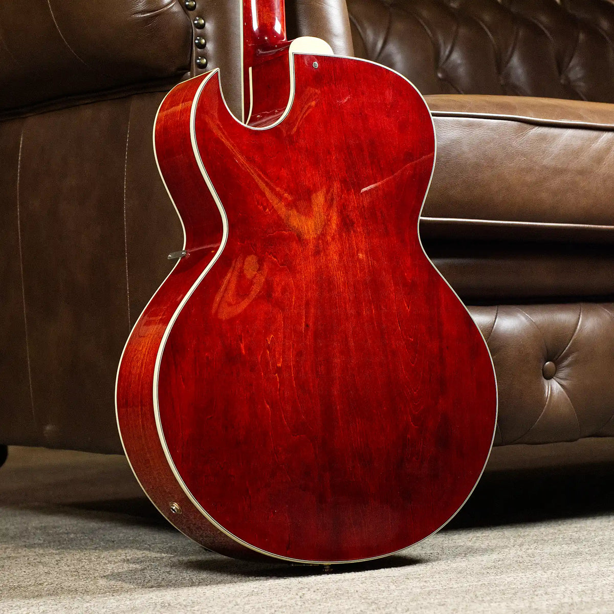 Pre-Owned Eastman AR372CE Archtop Florentine Cutaway (Classic Cherry)