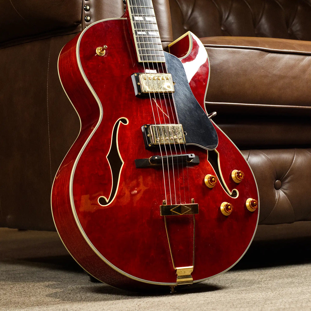 Pre-Owned Eastman AR372CE Archtop Florentine Cutaway (Classic Cherry)