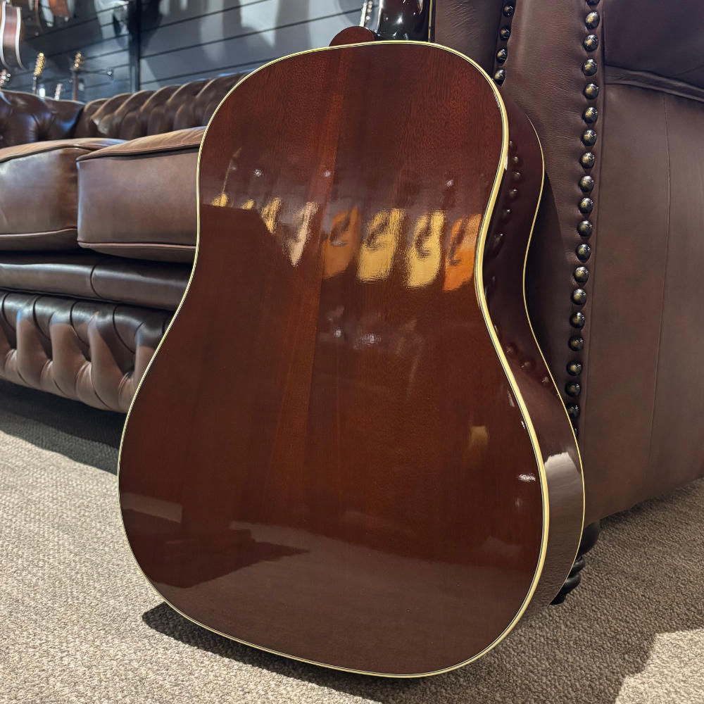 Pre-Owned Gibson Custom Shop Sheryl Crow Southern Jumbo Body View ; Pre-Owned Gibson Custom Shop Sheryl Crow Southern Jumbo Headstock Front ; Pre-Owned Gibson Custom Shop Sheryl Crow Southern Jumbo Back View ; Pre-Owned Gibson Custom Shop Sheryl Crow Southern Jumbo Headstock Back