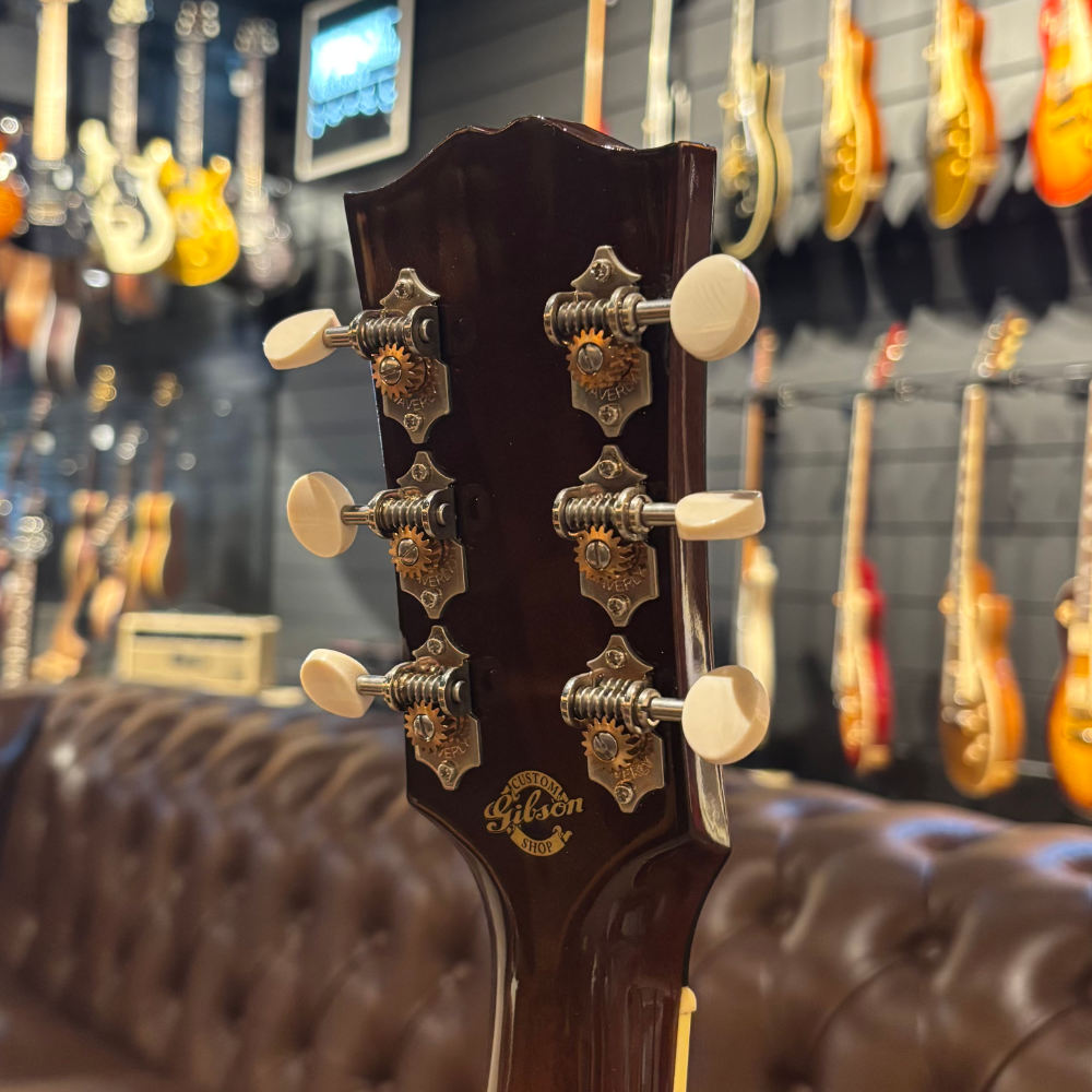Pre-Owned Gibson Custom Shop Sheryl Crow Southern Jumbo Body View ; Pre-Owned Gibson Custom Shop Sheryl Crow Southern Jumbo Headstock Front ; Pre-Owned Gibson Custom Shop Sheryl Crow Southern Jumbo Back View ; Pre-Owned Gibson Custom Shop Sheryl Crow Southern Jumbo Headstock Back