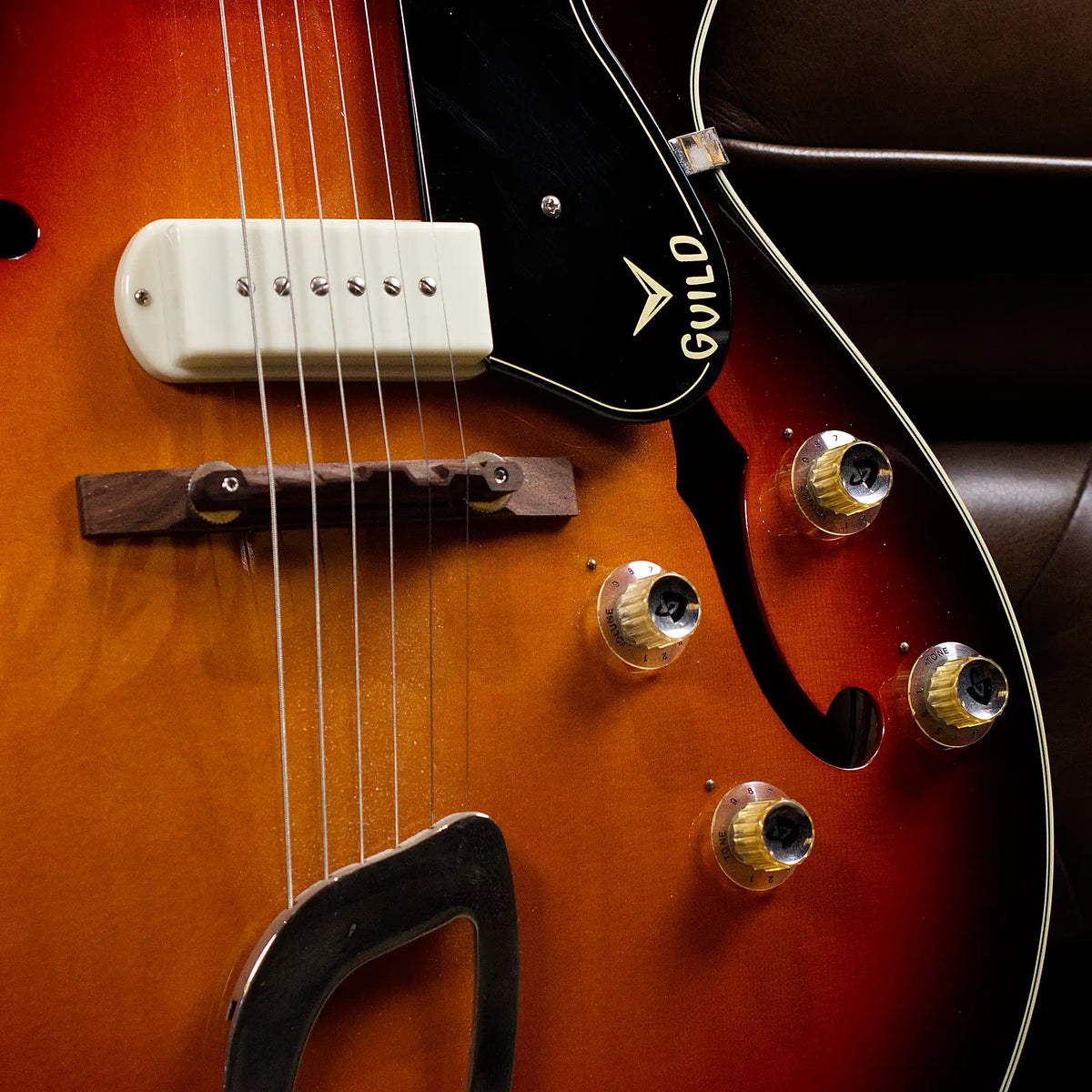 Pre-Owned Guild X-175 Manhattan (Antique Sunburst)